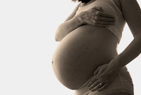 Mal di schiena in gravidanza, cosa fare per stare meglio