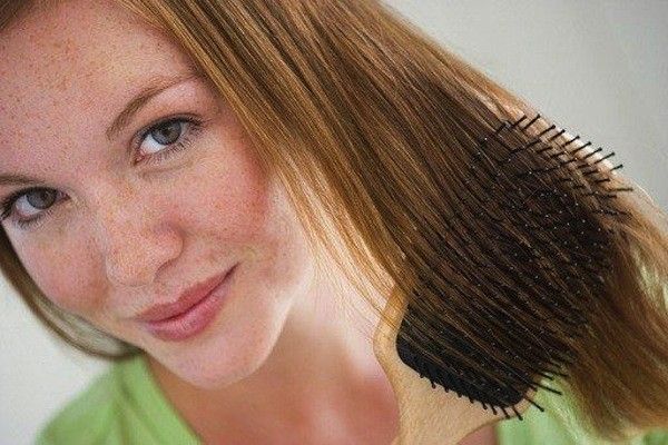 Pettinare-capelli con spazzola