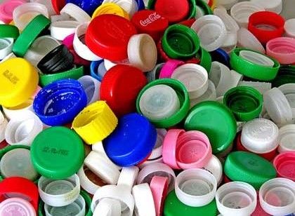 Come riciclare i tappi di plastica: tante idee creative