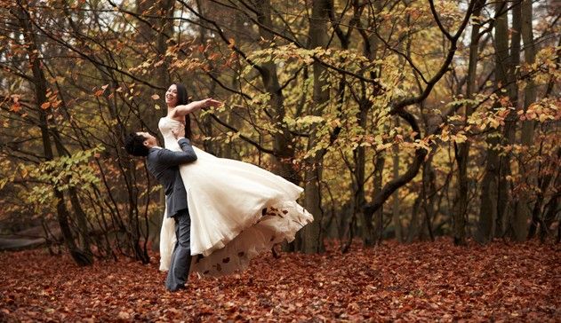 Come vestirsi a un matrimonio in autunno