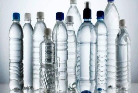 Riciclare bottiglie di plastica in modo eco-friendly 