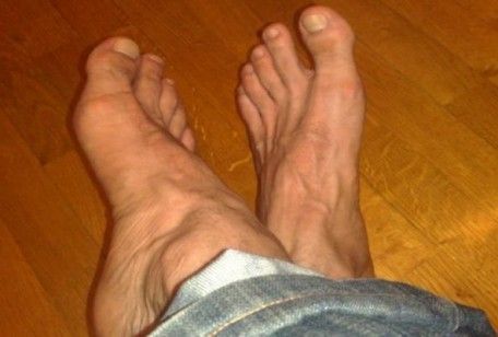 I piedi degli uomini