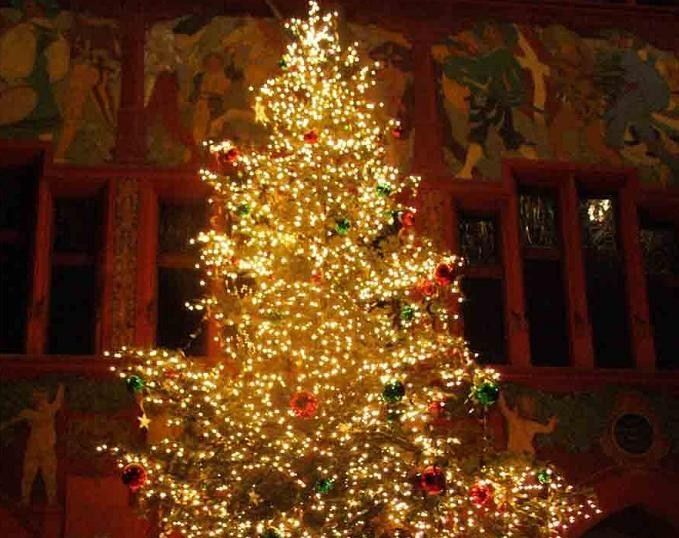 Come fare l’albero di Natale: dalla scelta agli addobbi [FOTO]