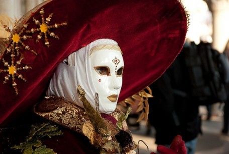 Perché si festeggia Carnevale? Le origini della festa in maschera 