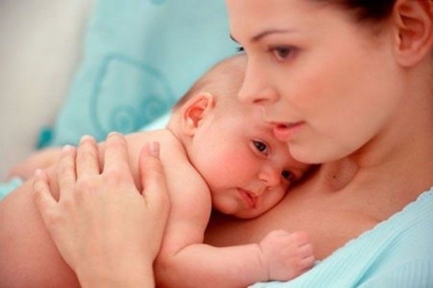 Rigurgito del latte materno nel neonato, i rimedi possibili