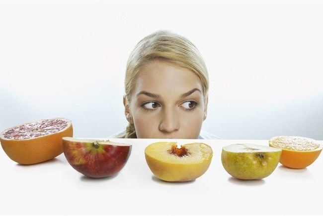 dieta-ragazza-frutta