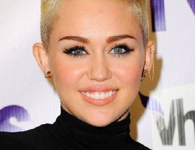 Miley Cyrus - capelli corti a spazzola