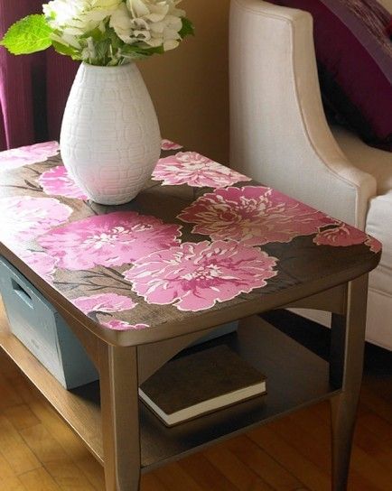 Tavolino-con-fiori