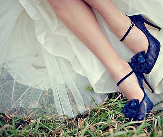 a Scarpe da sposa in blu