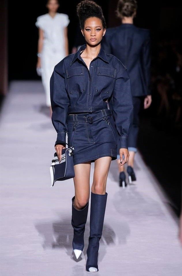 Look in denim scuro Tom Ford